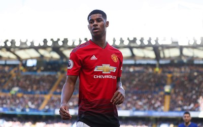 龙珠体育快讯-加维助攻后模仿飞机滑翔