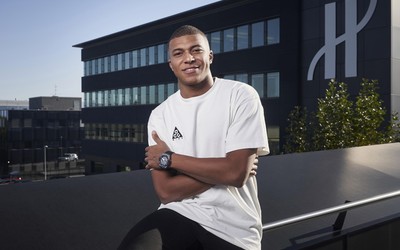 龙珠体育动态-球迷创作让我感动